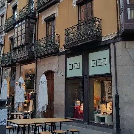 Casa Condal De Reyna