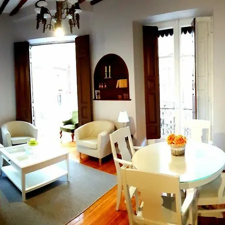 Casa Condal De Reyna