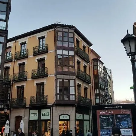 Casa Condal De Reyna Apartman *