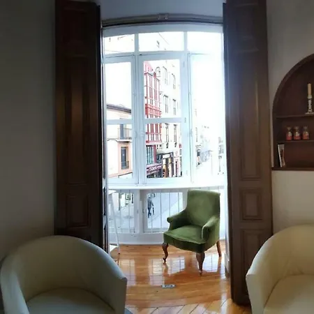 Casa Condal De Reyna