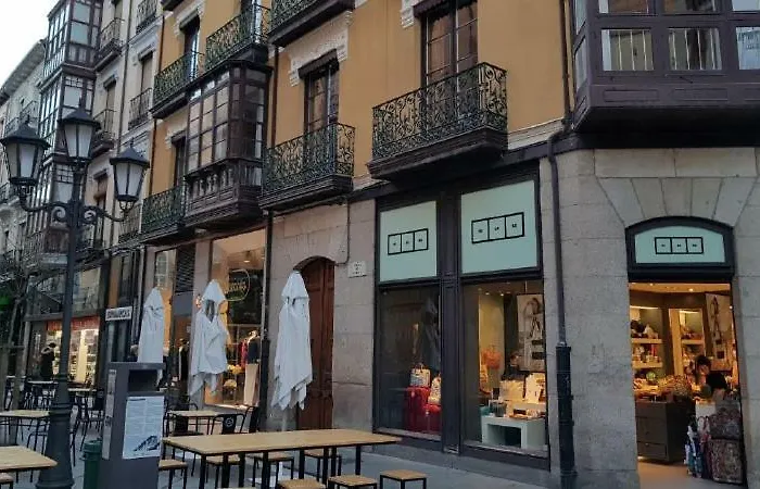 Casa Condal De Reyna