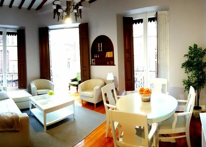 Casa Condal De Reyna