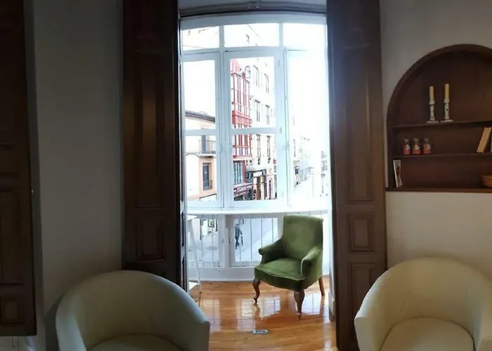 Casa Condal De Reyna